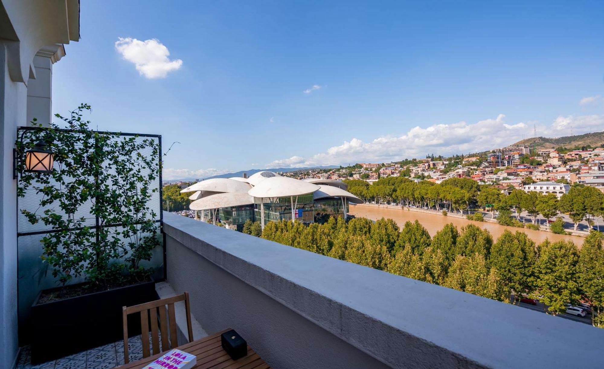 Zorba&Bond Boutique Hotel Тбилиси Екстериор снимка