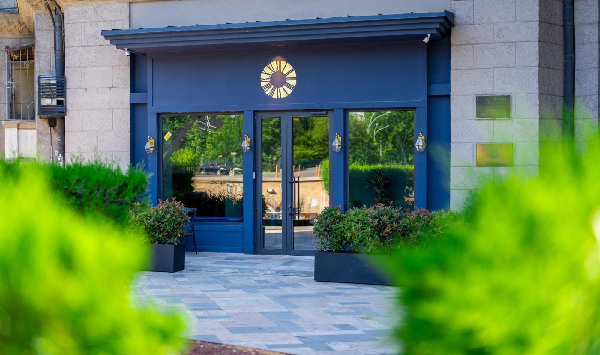 Zorba&Bond Boutique Hotel Тбилиси Екстериор снимка