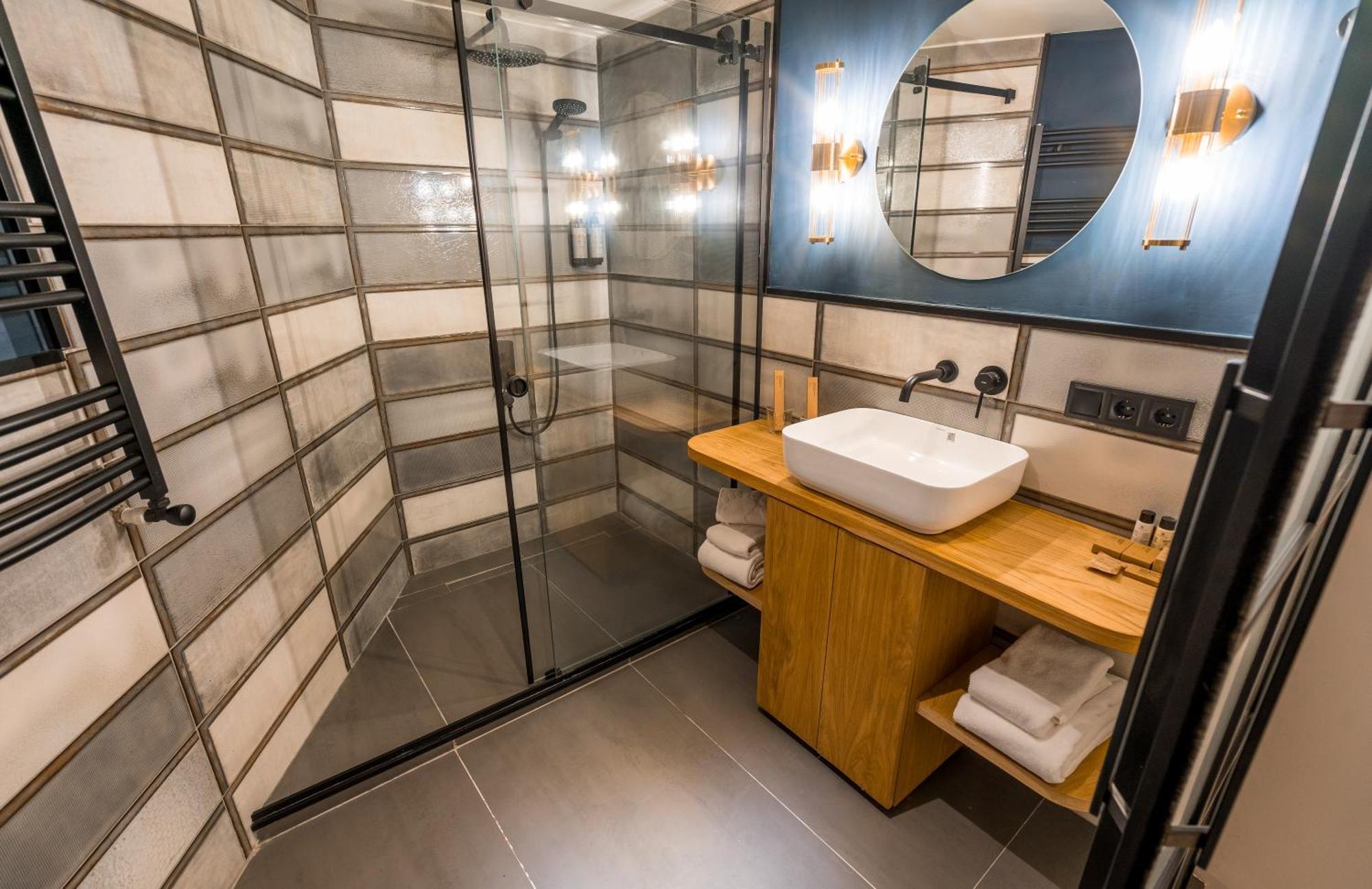 Zorba&Bond Boutique Hotel Тбилиси Екстериор снимка